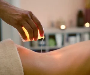 oil-candle-massage.jpg